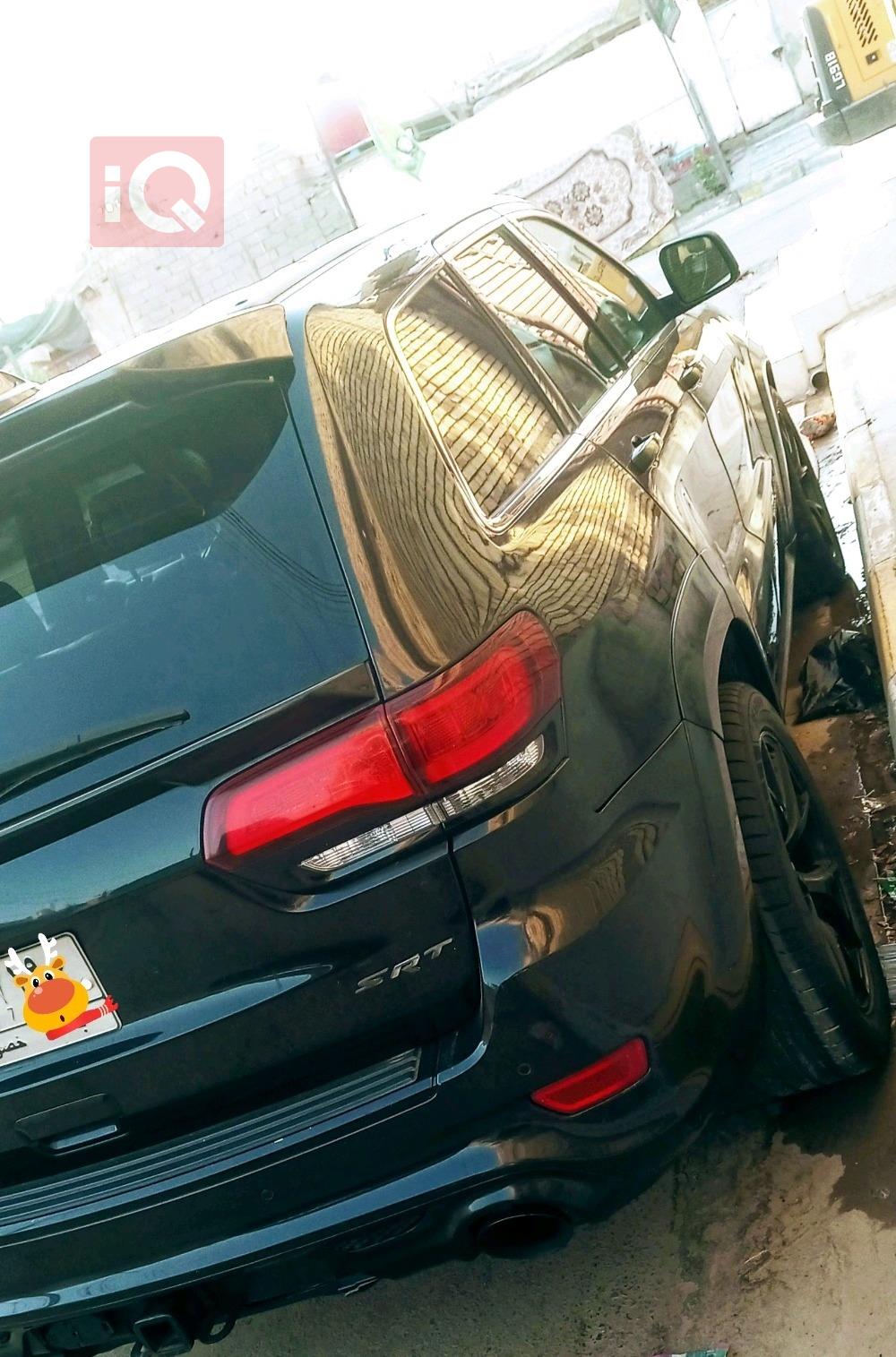 جیپ گراند شیرۆکی